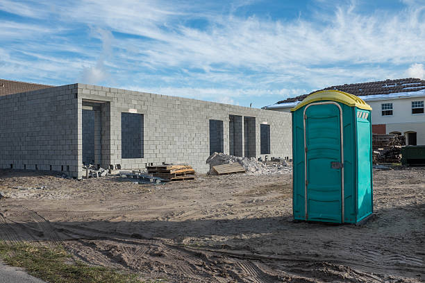Best Portable restroom trailer rental  in Charlotte, TN